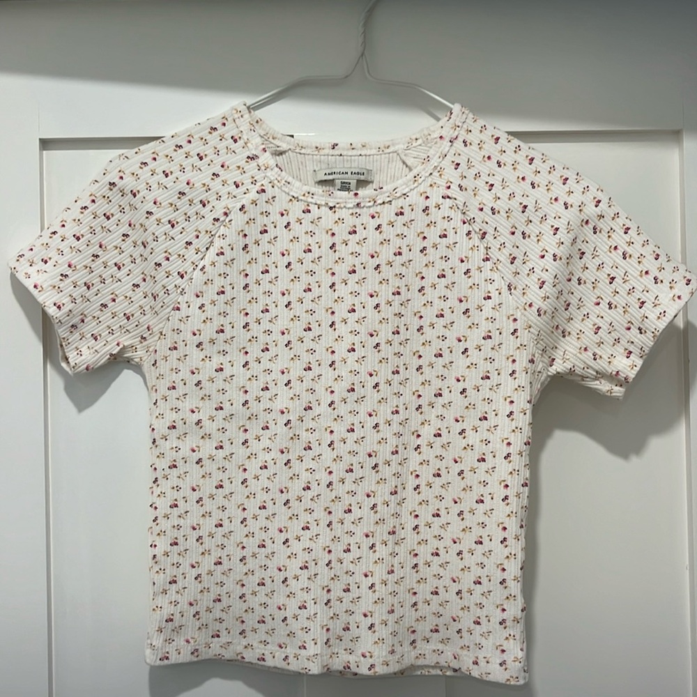 American Eagle Floral Ribbed Baby Tee, women’s size small